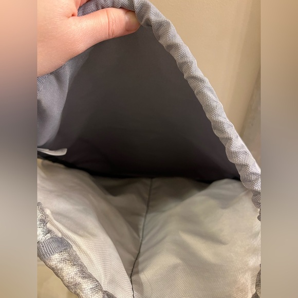 Adidas Drawstring bag - Picture 2 of 2